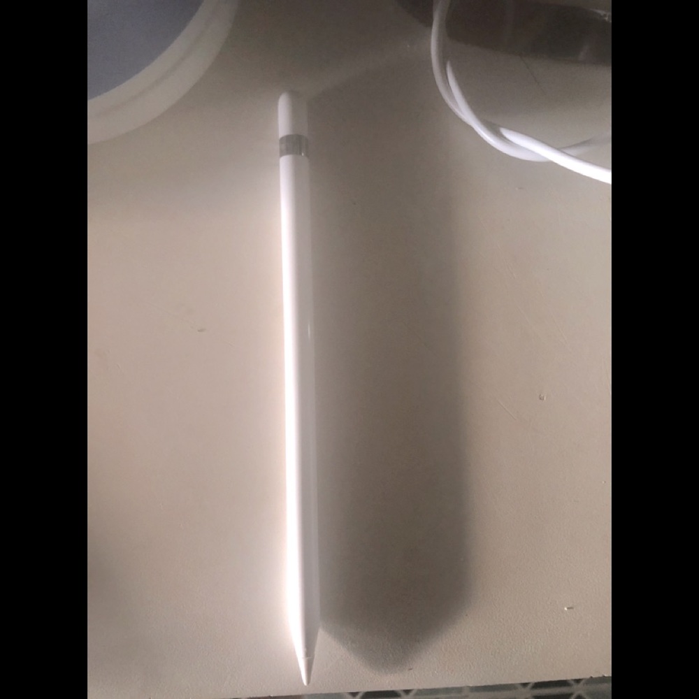 Selling unused apple pencil.